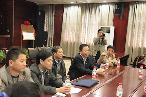 党支部书记姜勇同志主持会议